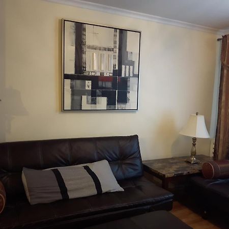 Three Bedroom Holiday Apartment Longueuil Zewnętrze zdjęcie