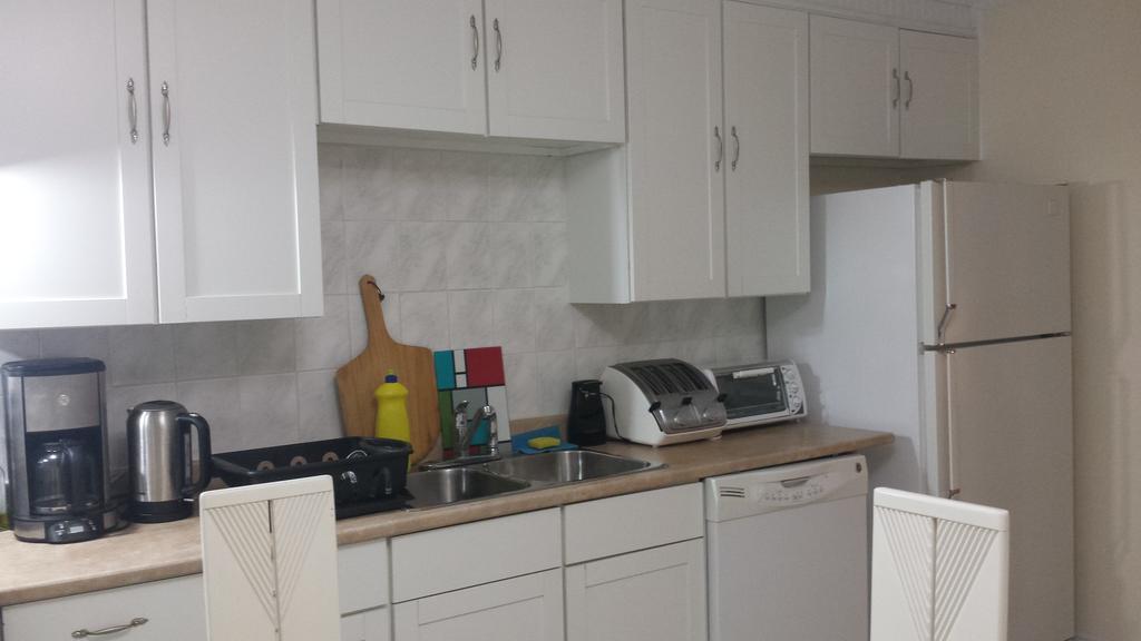 Three Bedroom Holiday Apartment Longueuil Zewnętrze zdjęcie